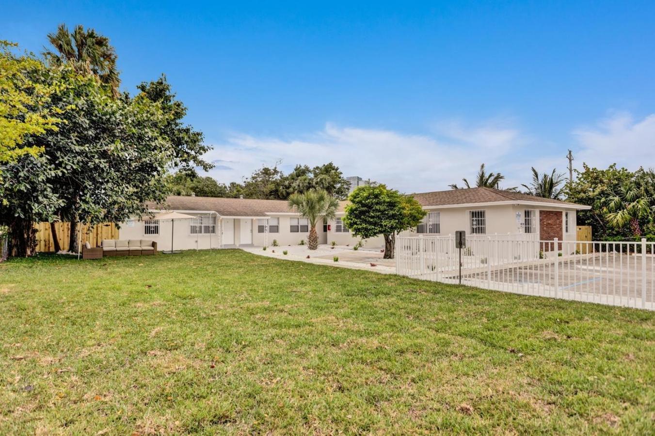 2 Bedroom Holiday Retreat West Palm Beach Art Bagian luar foto