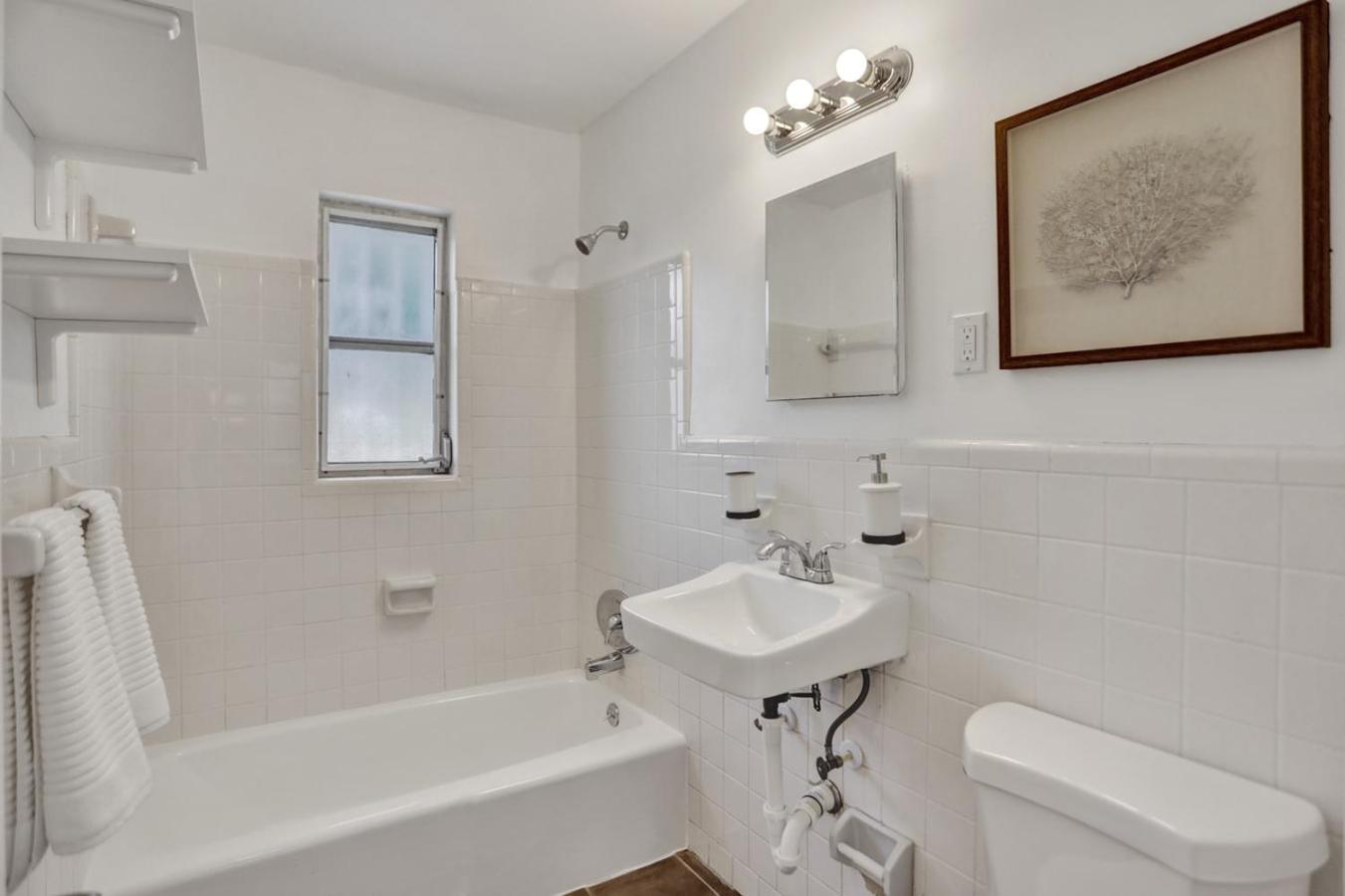 2 Bedroom Holiday Retreat West Palm Beach Art Bagian luar foto