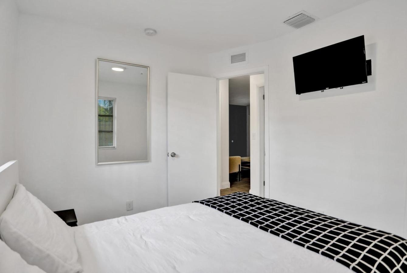 2 Bedroom Holiday Retreat West Palm Beach Art Bagian luar foto