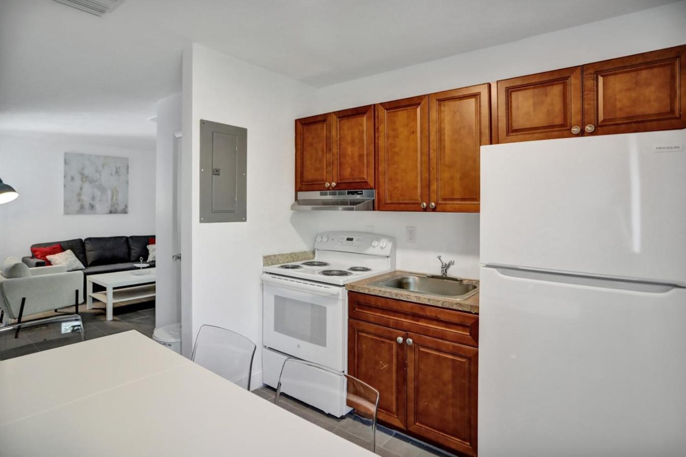 2 Bedroom Holiday Retreat West Palm Beach Art Bagian luar foto